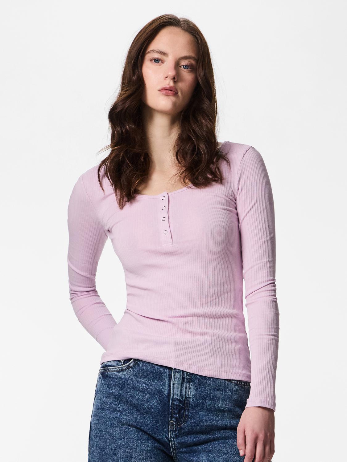 model_shot-front